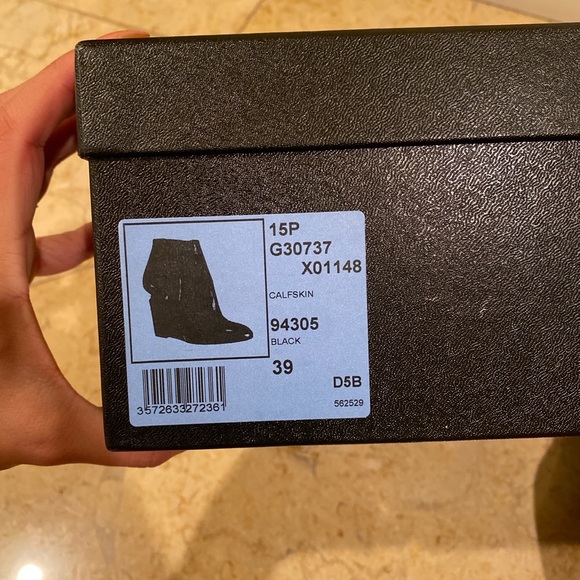 Chanel ankle booties. Worn once. Size 39. Originally $1595. - Picture 4 of 5